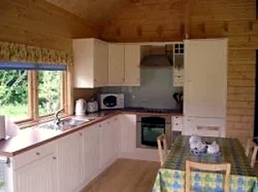 Pine Lodge West kitchen
